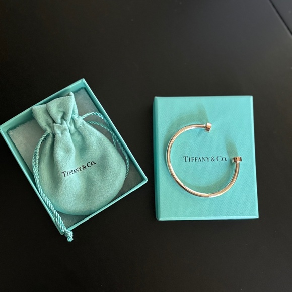 NEW Tiffany Rubedo Ends Circle Edge Cuff Bracelet - Picture 1 of 5